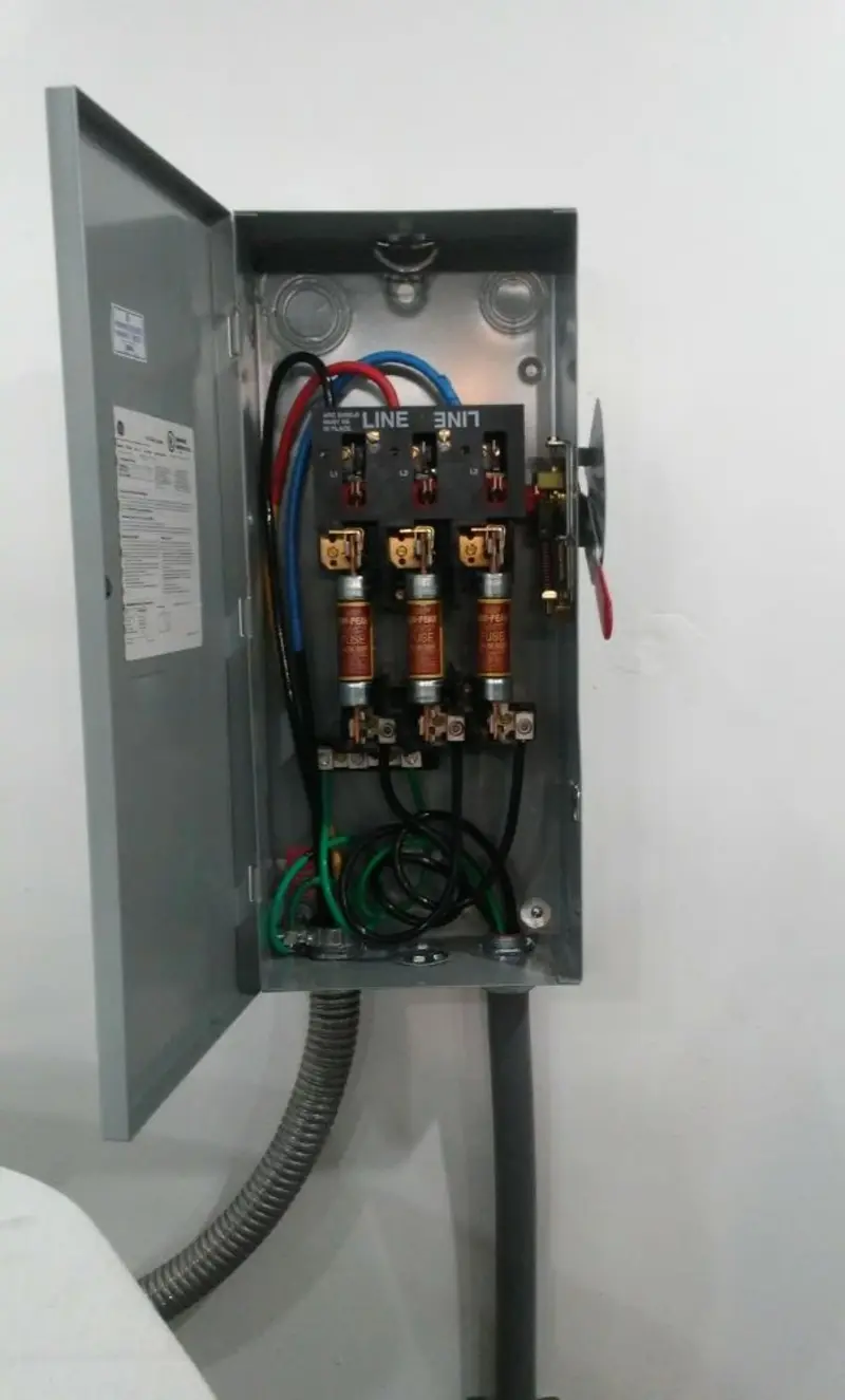 Three-phase disconnect switch installed for Electrical Wiring & Rewiring in Muskegon Heights